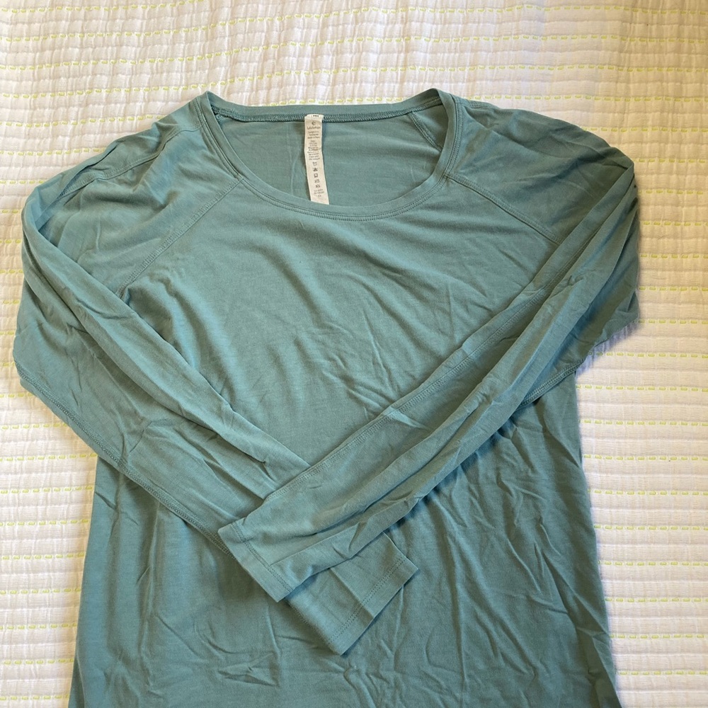 Lululemon long sleeve sz 4
